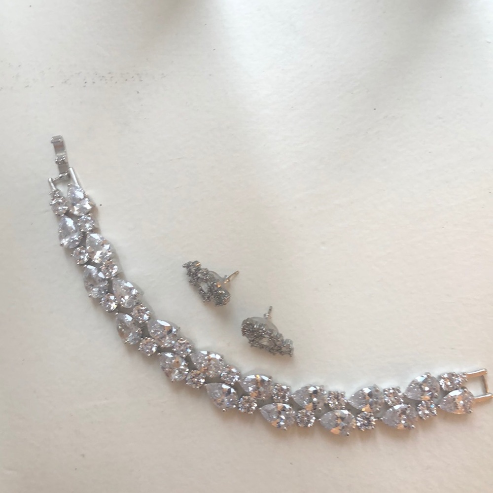 Olive + Pepper Bracelet and Earring Set